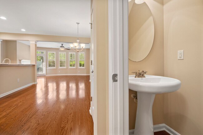Building Photo - Renovated Cary Townhome | 3BR + Garage | Near RTP & RDU