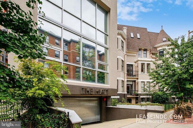 Building Photo - 3240 Hiatt Pl NW