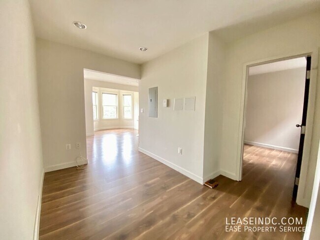 Building Photo - 1542 New Jersey Ave NW