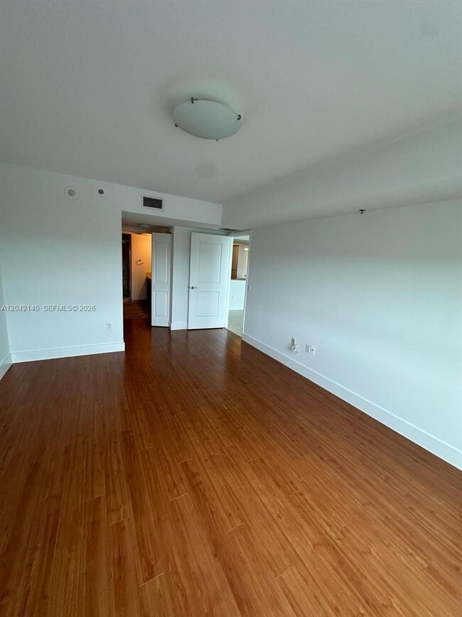 Building Photo - 2641 N Flamingo Rd