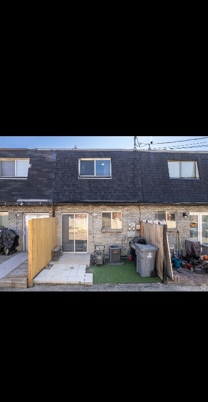 Building Photo - 435 E 790 S