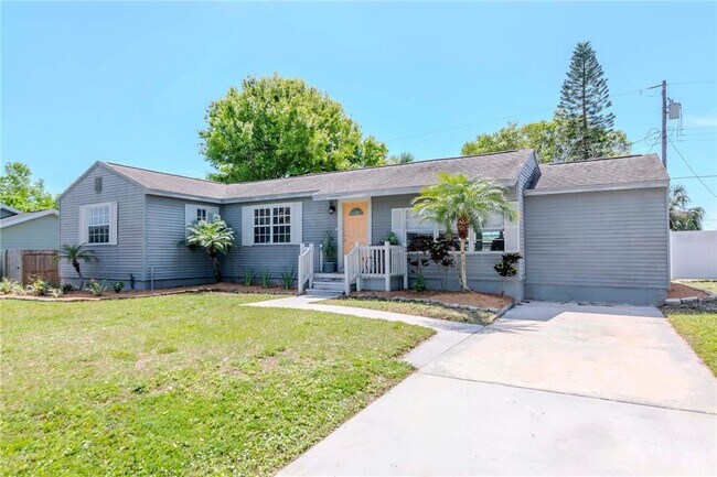 Primary Photo - 1528 W River Shore Way