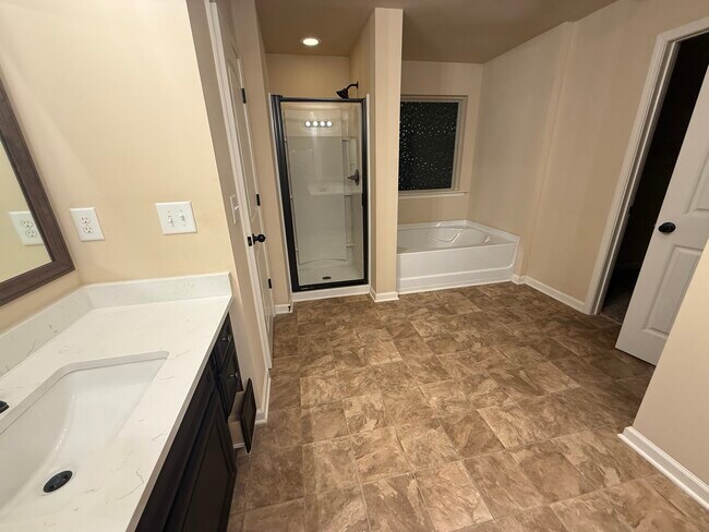 Building Photo - 2056 Tweed Dr