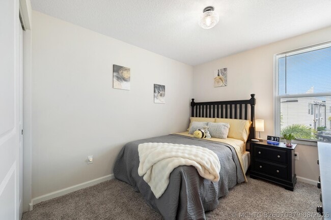 Building Photo - 3936 SE Caladium Ct