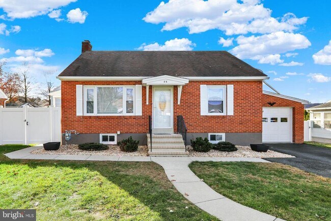 Building Photo - 88 E College Ave