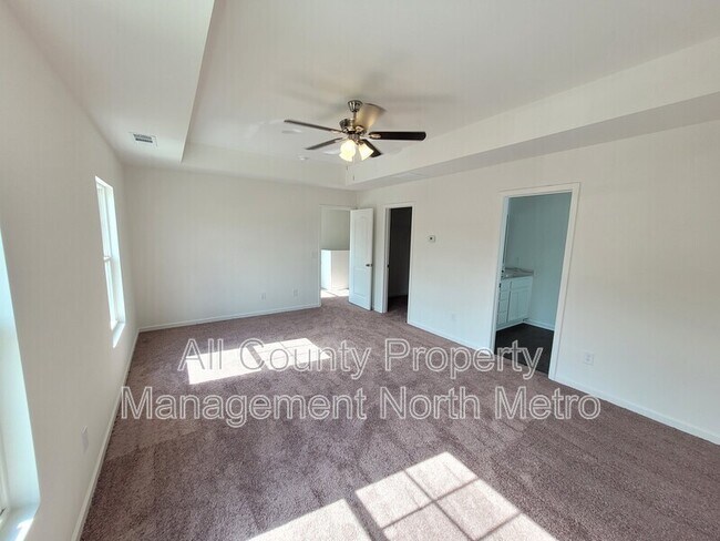 Building Photo - 18 Berry Dr