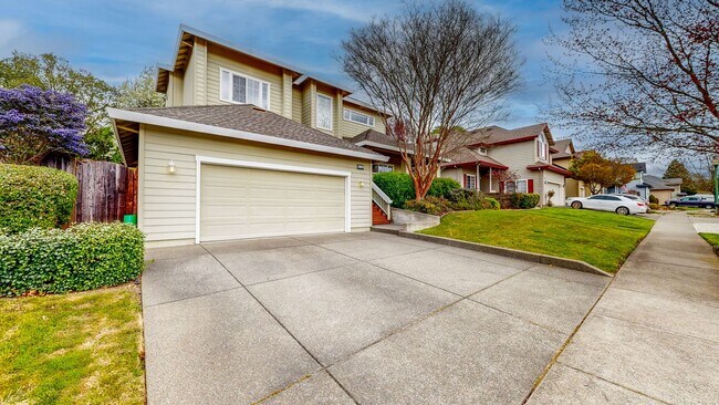 Building Photo - Desirable Skyhawk 3 bedroom Tri-Level Single Family