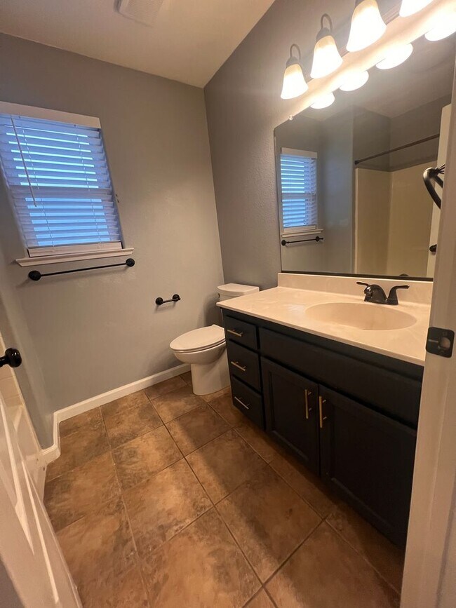 Building Photo - Large Two Story Home Recently Remodeled Available NOW