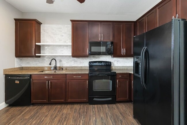 Building Photo - Beautiful Townhome with Private Courtyard & 2-Car Garage Near Lake Nona