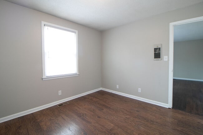 Building Photo - 1436 McCan Dr