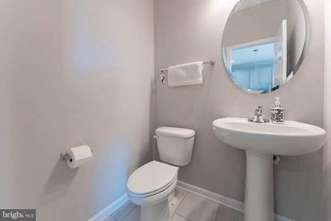 Building Photo - 14302 Potomac Heights Ln