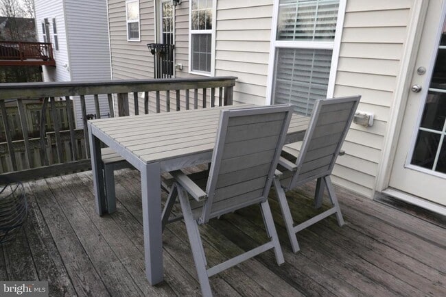 Building Photo - 25152 Sweet Myrtle Square