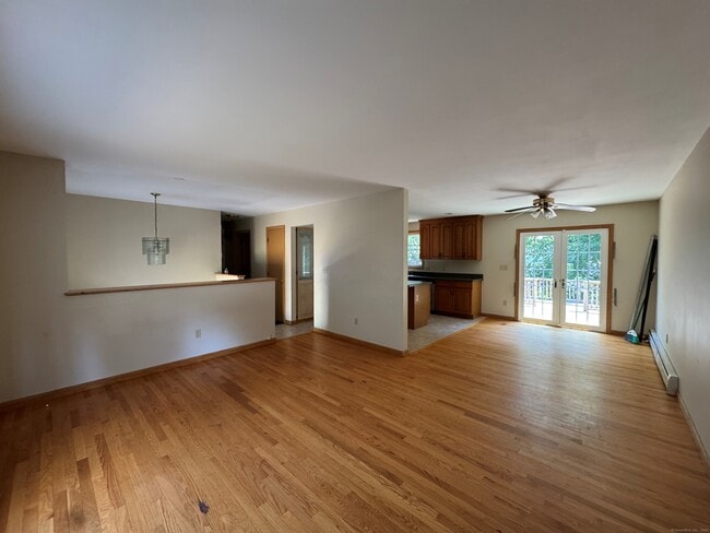 Building Photo - 753 Evergreen Ave