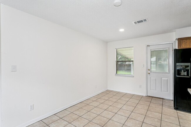 Building Photo - Minutes to NAS Pensacola & Corry Station – Convenient Coastal Living
