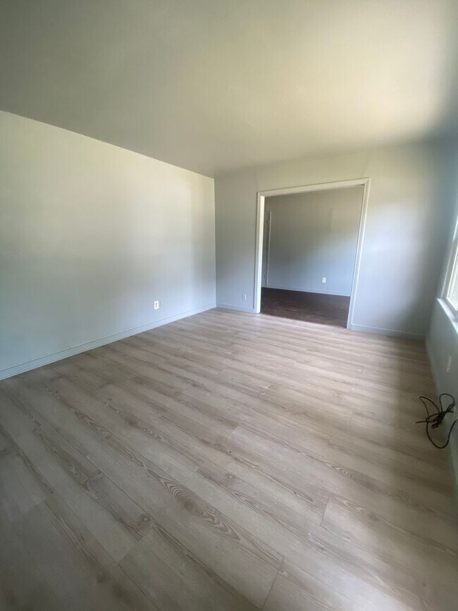 Building Photo - 3BEDROOM HOME IN NORTHGATE NEIGHBORHOOD