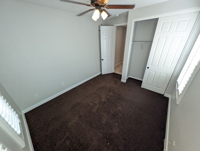 Building Photo - 1045 Ambrosia Dr