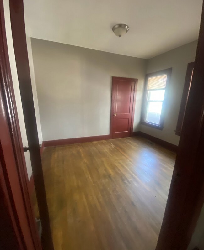 Building Photo - 3522 N Bryant Ave