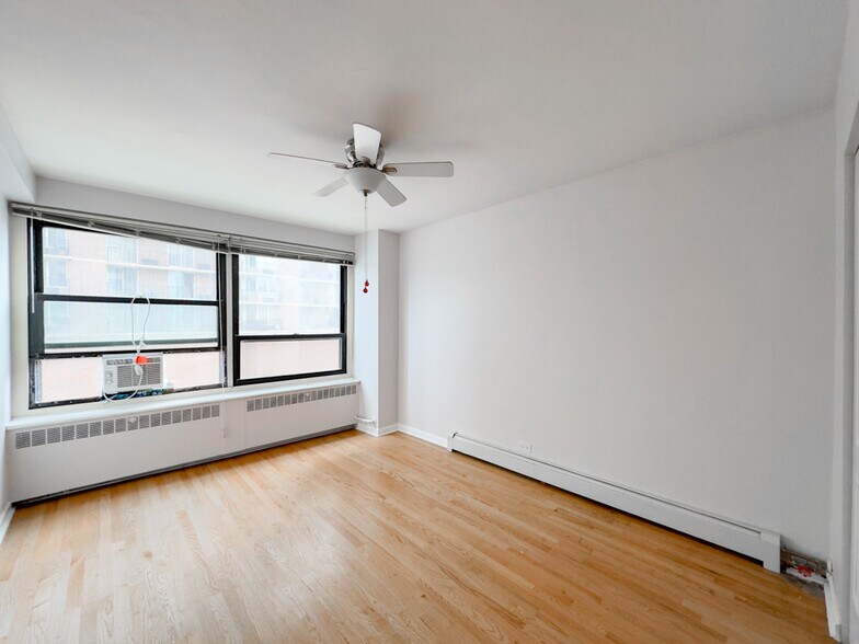 Building Photo - 4180 N Marine Dr