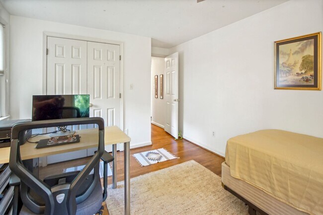 Building Photo - 6902 Tilden Ln