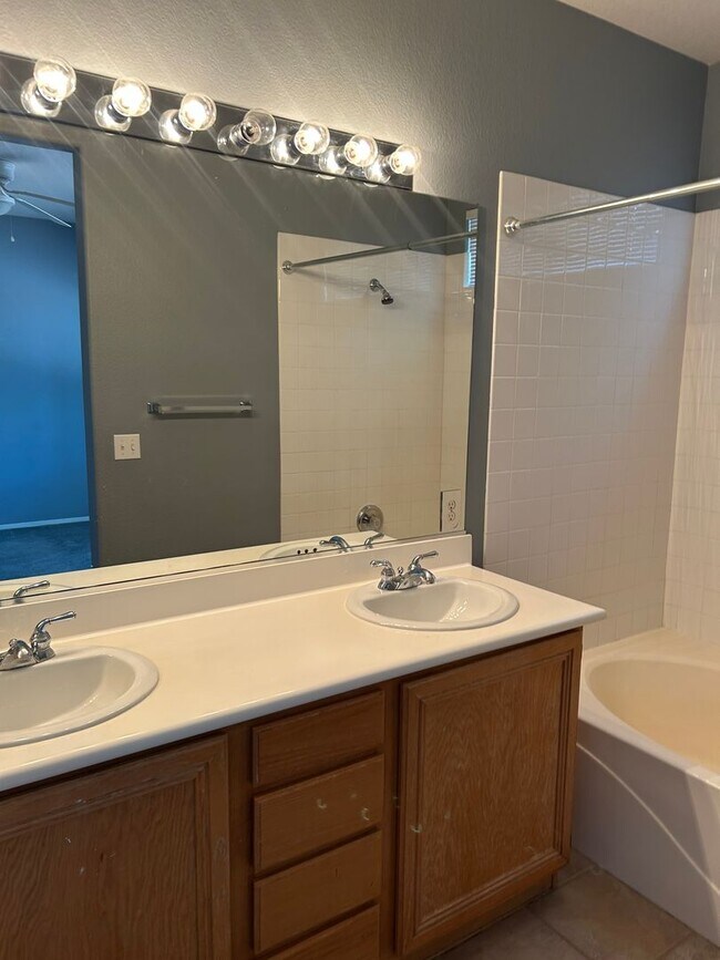 Building Photo - Beautiful Summerlin Home