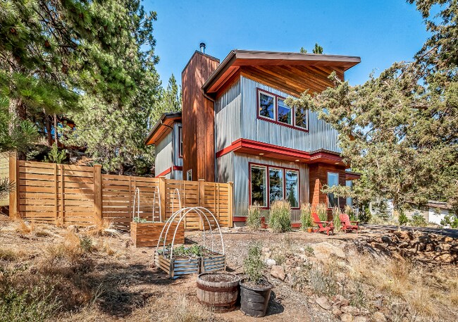 Building Photo - 19544 SW Century Dr