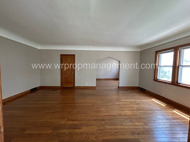 Building Photo - 4124 Vermaas Ave