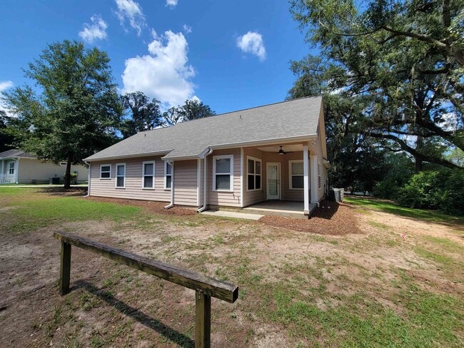 Building Photo - 1120 Archangel Way