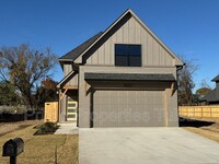 Building Photo - 1022 E Delmar Pl