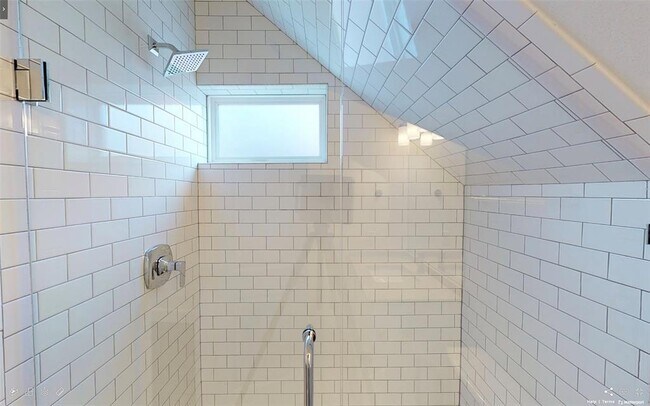 Building Photo - 3241 Rosedale Ave