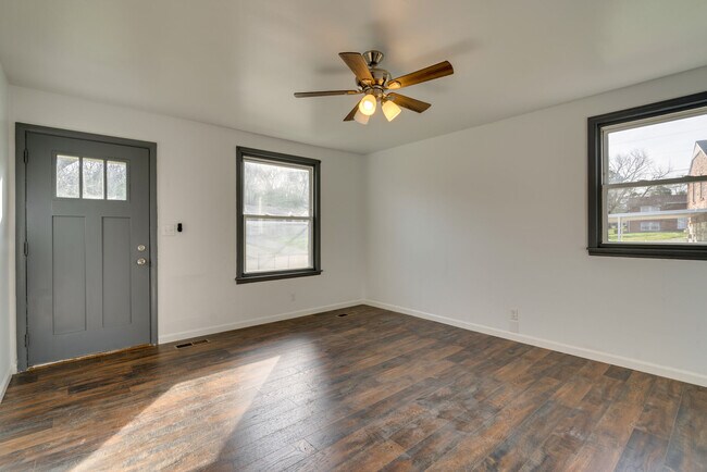 Building Photo - 1481 Snell Blvd