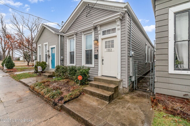 Building Photo - 1122 E Burnett Ave