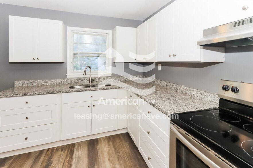 Building Photo - 4012 Lindwood Dr