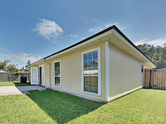 Building Photo - 2887 Tuscarora Tr