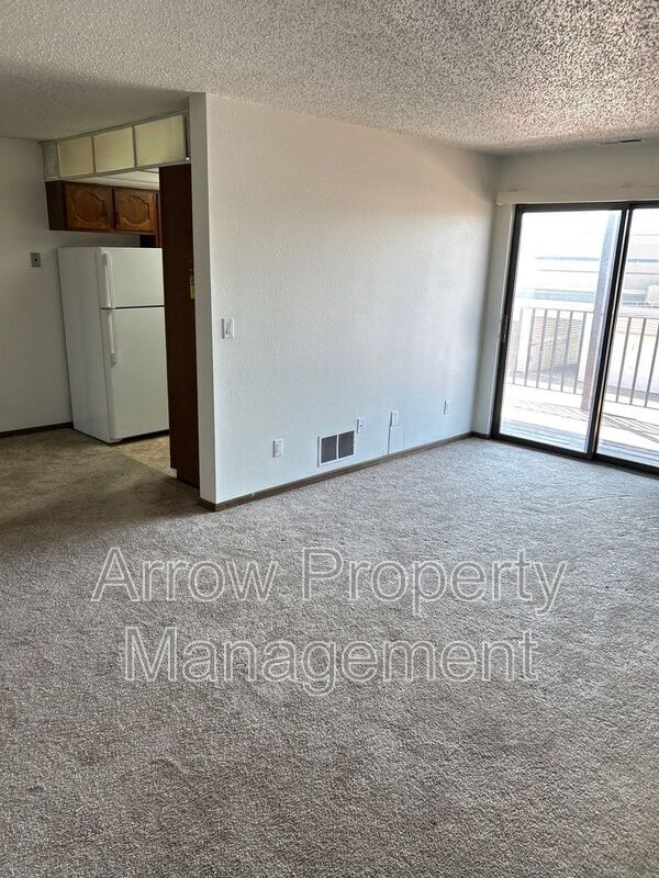 Building Photo - 203 E Arbor Ave