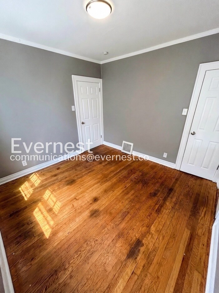 Building Photo - 5932 Floy Ave