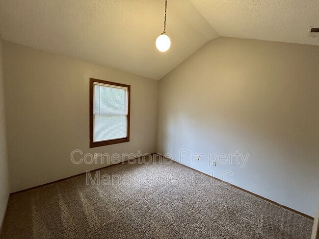 Building Photo - 1901 E 23rd St