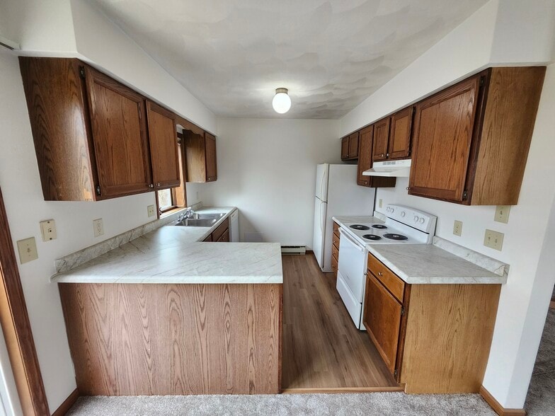 Building Photo - 4650 Hayes Rd