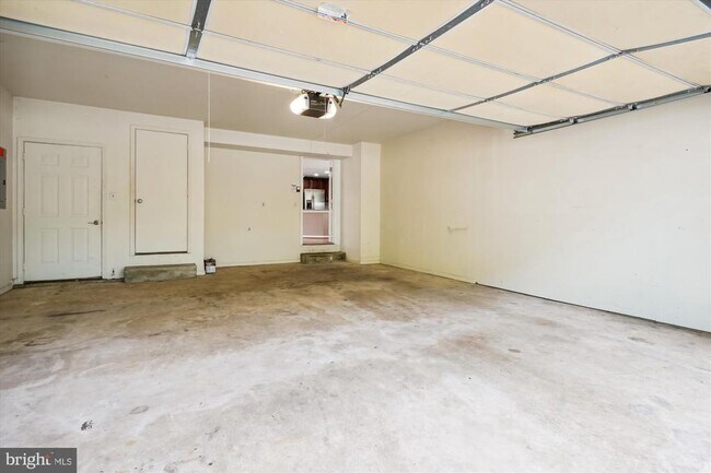 Building Photo - 7558 Cross Gate Ln