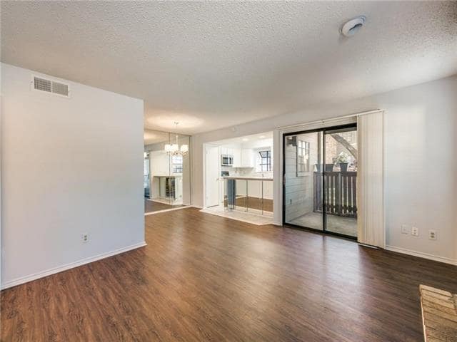 Building Photo - 15221 Berry Trail