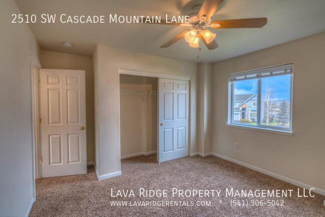 Building Photo - 2510 SW Cascade Mountain Ln