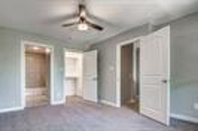 Building Photo - 3258 Wexford Dr