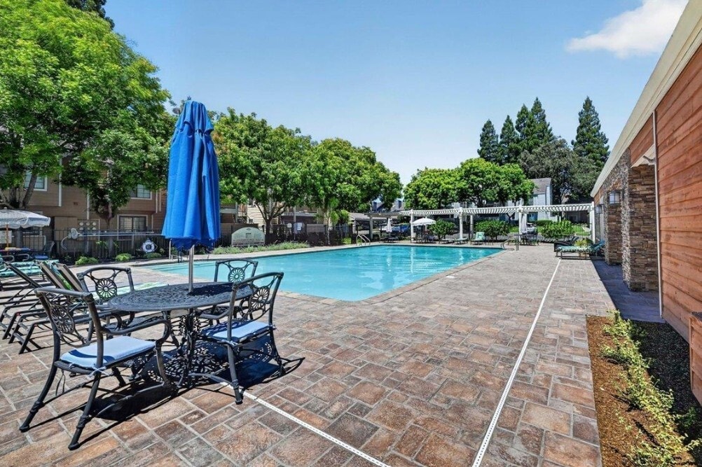 Pool - 364 Eastridge Dr