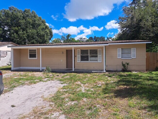 Building Photo - 2315 N Whittier St