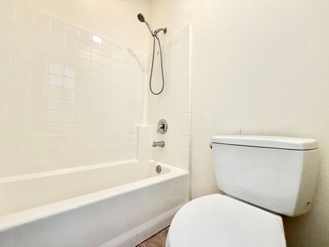 Building Photo - Blackmore Ranch Cul-de-Sac Home w/ Loft, 3-Car Tandem Garage & RV Parking