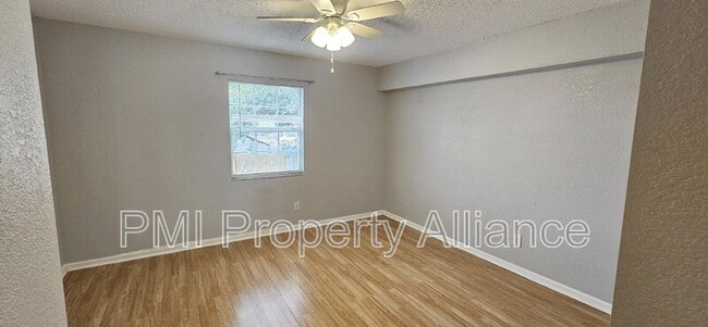 Building Photo - 302 Lewfield Cir
