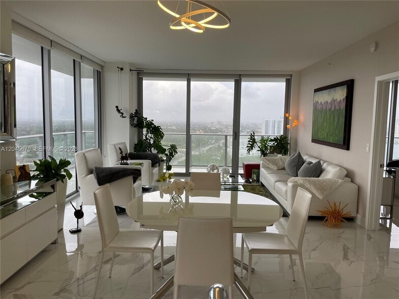 Building Photo - 16385 Biscayne Blvd