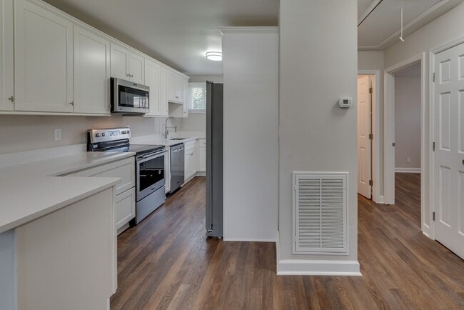 Building Photo - 405 Figuers Dr