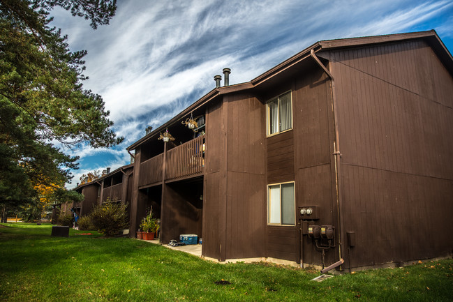 Building Photo - Garden Square Apartments