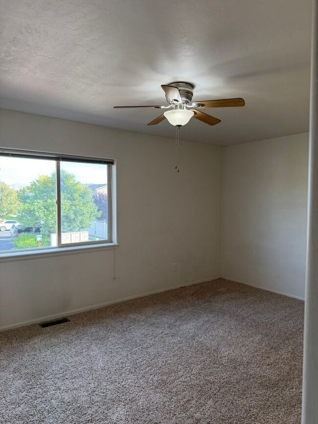 Building Photo - 2484 1/2 Brokwillow Loop