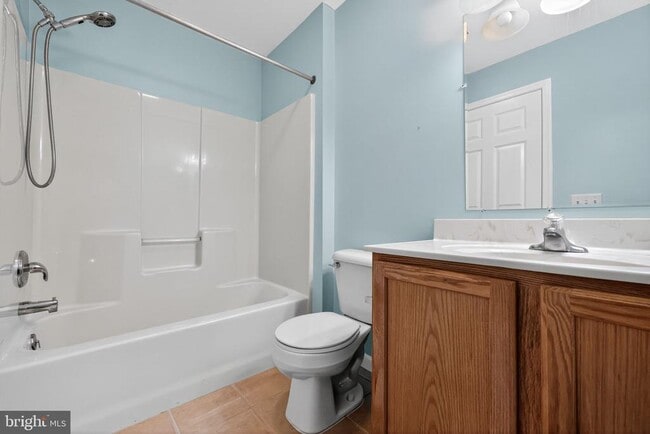 Building Photo - 100 Parker Ave